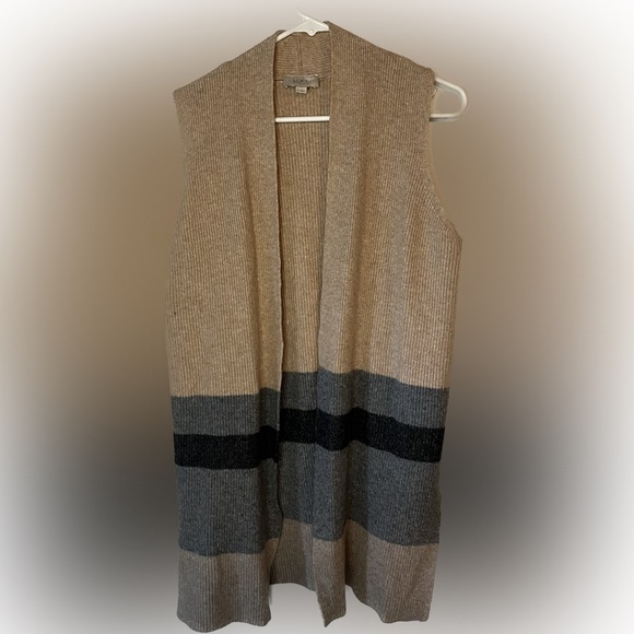 LOFT Sweaters - LOFT women’s sleeveless cardigan M fall sweater color block top duster knit